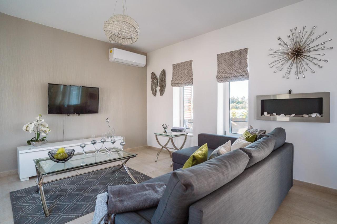 Villa Aquamarine Paphos Extérieur photo